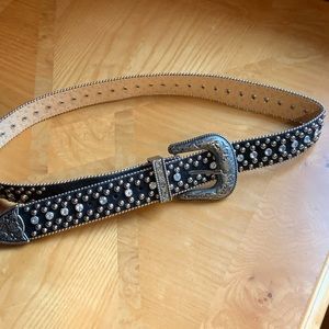 Guess black studded belt sz M
